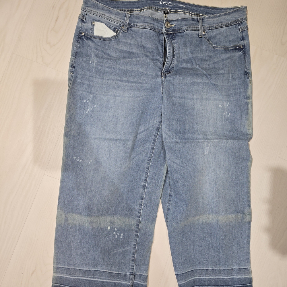 #26 Size18 INC International Concepts Light Blue Cropped Jeans